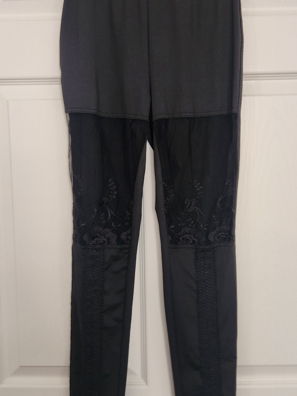 Black Leggings With Embroidered Panels